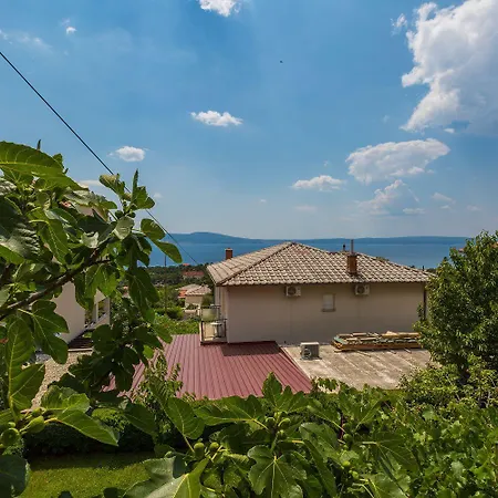 Charmantes Nur 650 Meter Zum Mit Meerblick, Bbq-bereich, Privatparkplatz * Novi Vinodolski
