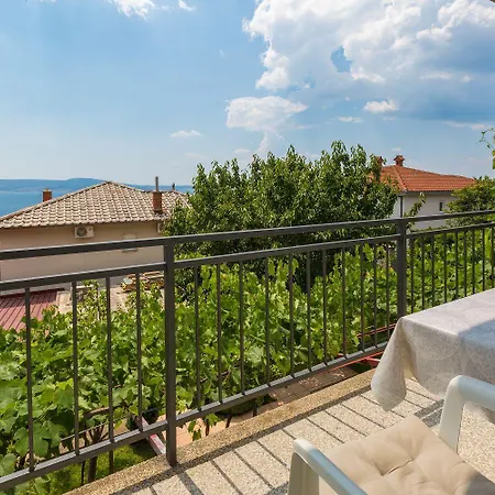 Charmantes Nur 650 Meter Zum Mit Meerblick, Bbq-bereich, Privatparkplatz * Novi Vinodolski