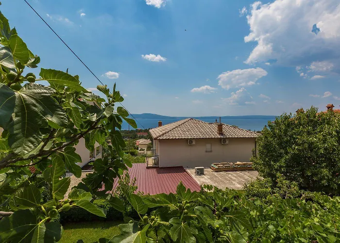 Charmantes Nur 650 Meter Zum Mit Meerblick, Bbq-bereich, Privatparkplatz * Novi Vinodolski