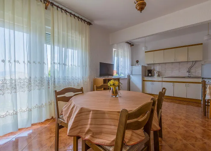 Charmantes Nur 650 Meter Zum Mit Meerblick, Bbq-bereich, Privatparkplatz Appartement *