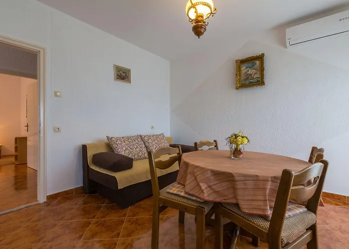 Charmantes Nur 650 Meter Zum Mit Meerblick, Bbq-bereich, Privatparkplatz Appartamento Novi Vinodolski