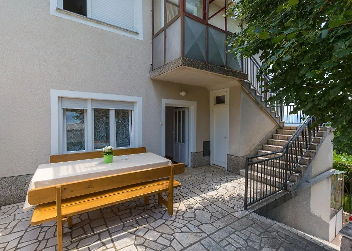 Charmantes Nur 650 Meter Zum Mit Meerblick, Bbq-bereich, Privatparkplatz Novi Vinodolski