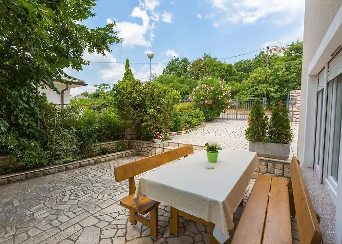 Charmantes Nur 650 Meter Zum Mit Meerblick, Bbq-bereich, Privatparkplatz Appartamento