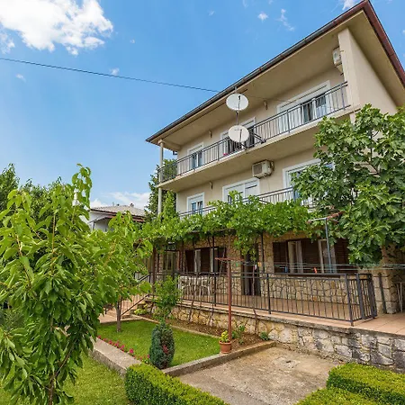 Charmantes Nur 650 Meter Zum Mit Meerblick, Bbq-bereich, Privatparkplatz Apartament *