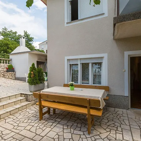 Apartament Charmantes Nur 650 Meter Zum Mit Meerblick, Bbq-bereich, Privatparkplatz Novi Vinodolski