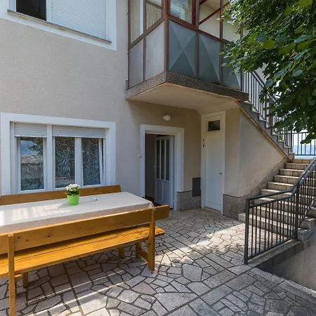 Charmantes Nur 650 Meter Zum Mit Meerblick, Bbq-bereich, Privatparkplatz Novi Vinodolski