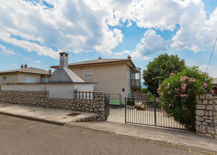Charmantes Nur 650 Meter Zum Mit Meerblick, Bbq-bereich, Privatparkplatz